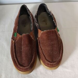 Sanuk corduroy distressed look loafer brown size 10 shoes